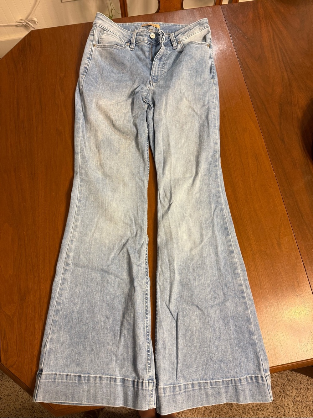 Light Wash Shyanne Flared Women's Jeans